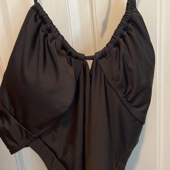 🔥sale🔥🌟NWT Ingear black swimsuit 🩱 - Picture 2 of 5